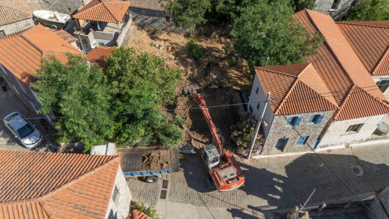 image Νέος χώρος στάθμευσης αυτοκινήτων στο κέντρο του Κοντιά.