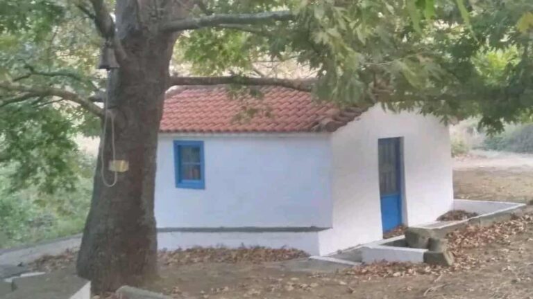 image Πανηγυρίζει το εκκλησάκι της Αγίας Μαρίνας στις Σαρδές.