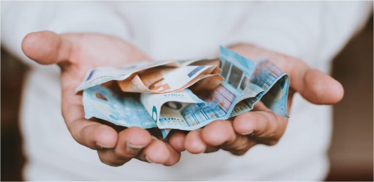 image Μηνιαίο voucher 300 και 500 ευρώ: Αυτές τις ενέργειες πρέπει να κάνουν τον Αύγουστο οι δικαιούχοι