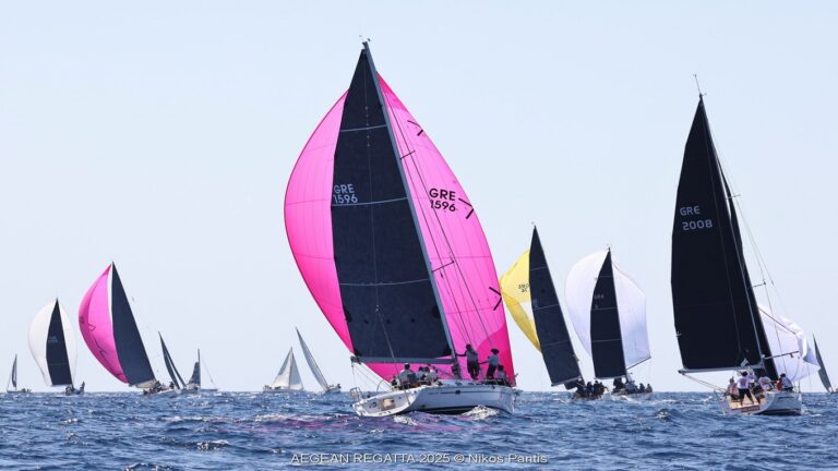image Aegean Regatta 2025, με σύμμαχο το βοριά , τα αποτελέσματα στη 1η ιστιοδρομία