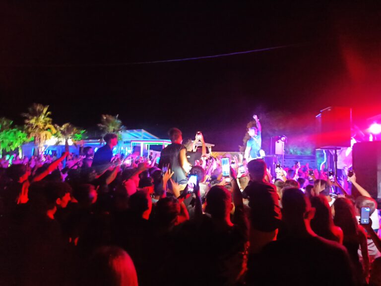 image LXS‑EVENTS, μέχρι τις πρώτες πρωινές ώρες RACK , ΜΕΝΤΕ FUERTE και KIDD ξεσηκωσαν την Λήμνο!(Βίντεο+φωτό)