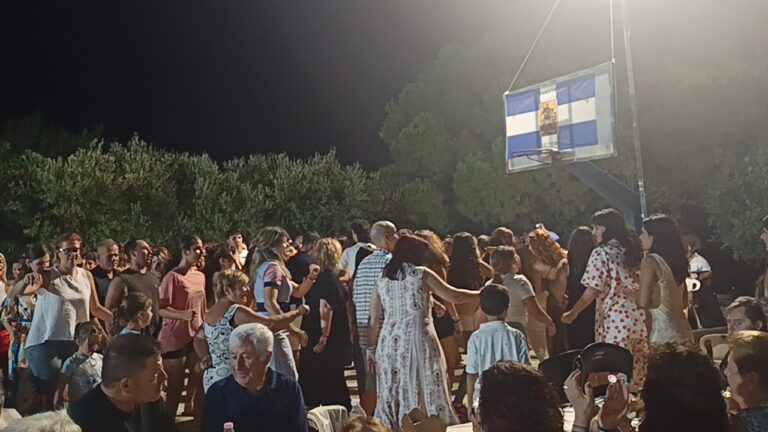 image “Δεν έπεφτε καρφίτσα” στους Αγκαρυώνες ! Περισσότερα από 1200άτομα χόρεψαν στους ρυθμούς του “Κεχαγιά”.(Βίντεο)