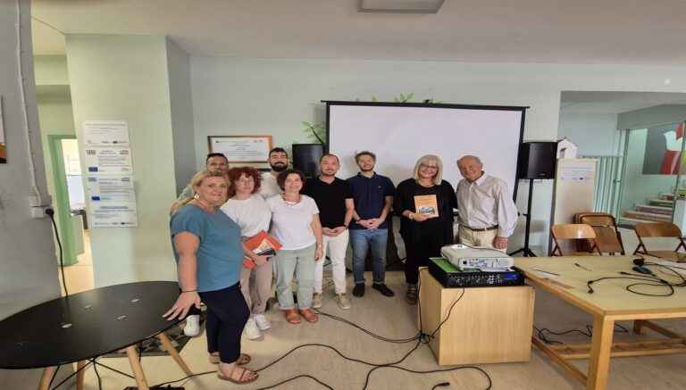 image Γυμνάσιο Μούδρου:Παρουσίαση βιβλίου-εκδήλωση μνήμης μικρασιατικής καταστροφής