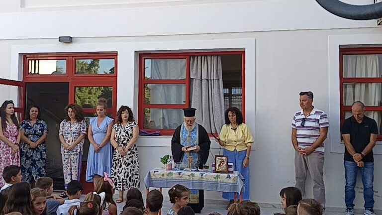 image Με αισιοδοξία και χαμόγελα ο Αγιασμός στο 3ο Δημοτικό Σχολείο Μύρινας