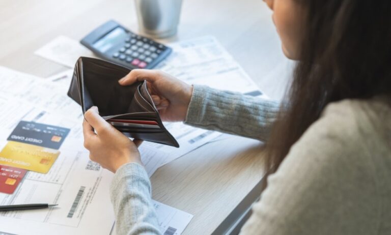 image Η Ελλάδα η πιο «οικονομικά στρεσαρισμένη» χώρα στον κόσμο, σύμφωνα με νέα έρευνα