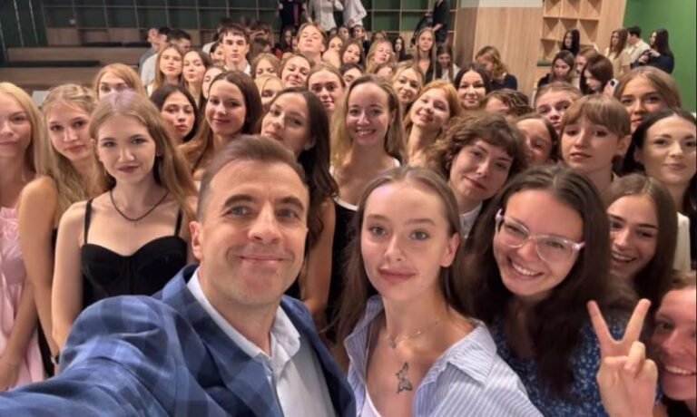 image Μόνο γυναίκες έμειναν στα ουκρανικά πανεπιστήμια: Πανέμορφες Ουκρανές φοιτήτριες και μόνο… οκτώ άνδρες!