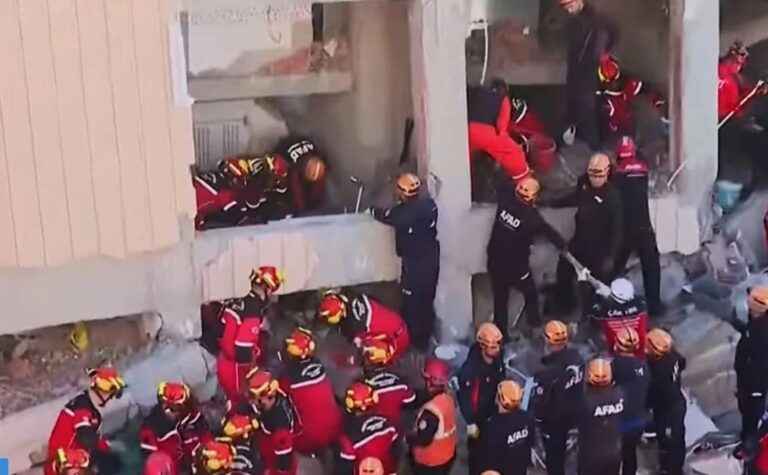 image Κατέρρευσε επταώροφο κτίριο κοντά στην Κωνσταντινούπολη – Αγωνία για εγκλωβισμένους στα συντρίμμια