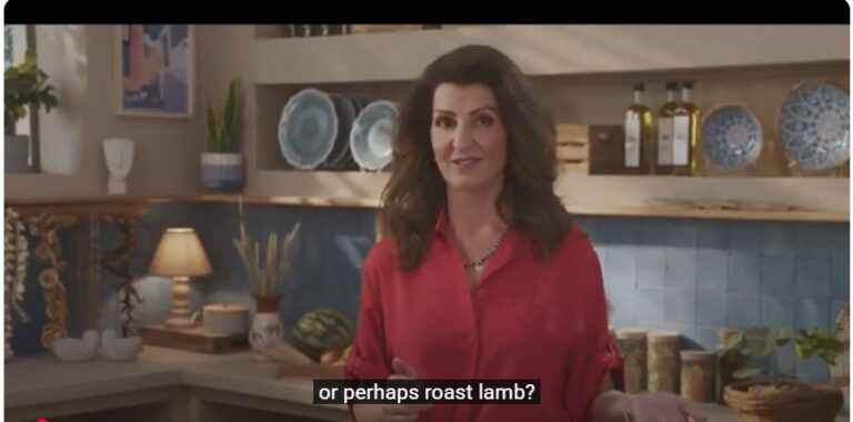 image Η Νία Βαρντάλος προλογίζει συνταγή με Κατσικάκι Λήμνου.(Bίντεο)