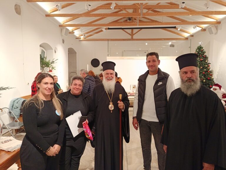 image Μήνυμα αγάπης από το Ειδικό Σχολείο Καλλιθέας: Λαμπρή επιτυχία το Χριστουγεννιάτικο Bazaar