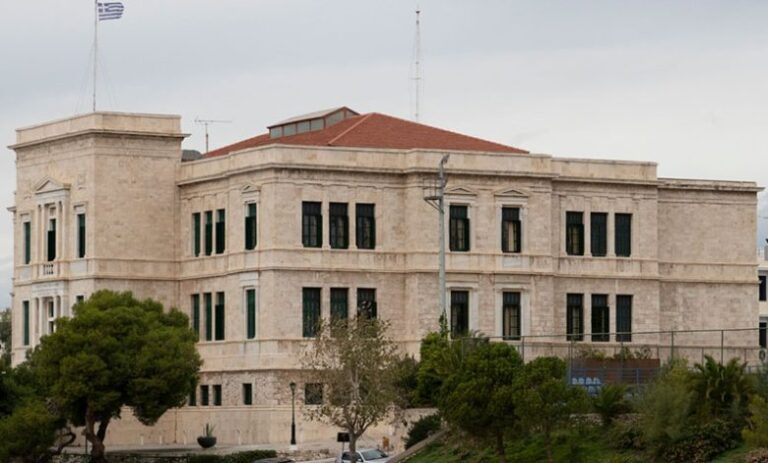 image Επίσκεψη κοινού στη Σχολή Ναυτικών Δοκίμων στο πλαίσιο του εορτασμού του Αγίου Νικολάου και των νικηφόρων ναυμαχιών ΕΛΛΗΣ και ΛΗΜΝΟΥ (1912–1913)