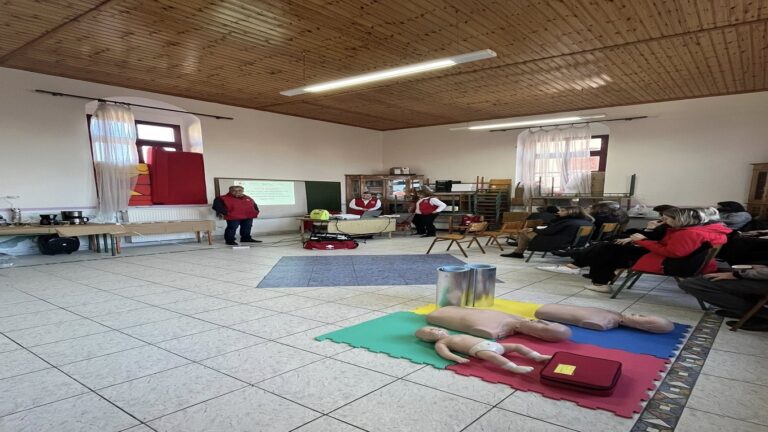 image Ξεκίνησε στο Πλατύ το Εκπαιδευτικό Πρόγραμμα Πρώτων Βοηθειών και Χρήσης Απινιδωτή