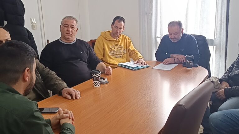 image Συνάντηση βενζινοπωλών Λήμνου με τον Έπαρχο: Τα αιτήματα και η συνέχιση της απεργίας