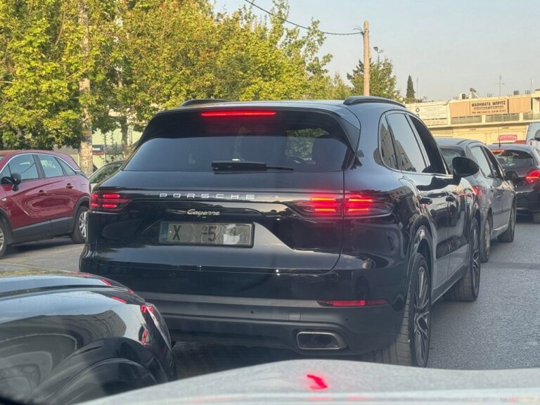image «Τσουχτερό» το πρόστιμο για όσους οδηγούς «πειράζουν» τις πινακίδες κυκλοφορίας στο όχημά τους