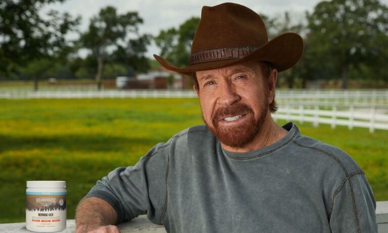 image Τσακ Νόρις: Από παγκόσμιος πρωταθλητής καράτε σε θρύλος της δράσης και το πρώτο viral φαινόμενο