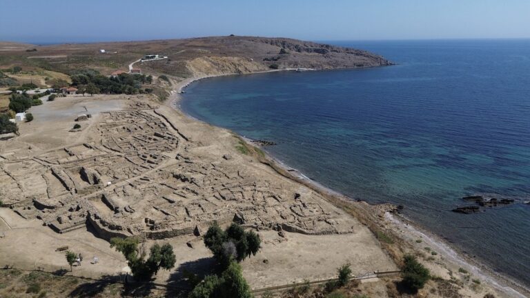 image Η Πολιόχνη: Η αρχαιότερη πόλη της Ευρώπης ζωντανεύει μέσα από βίντεο.