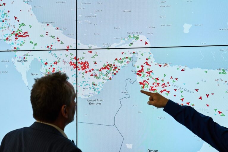 image Ιράν: Ανοιχτή η διέλευση όλων των εμπορικών πλοίων από τα Στενά του Ορμούζ για όσο διαρκεί η εκεχειρία