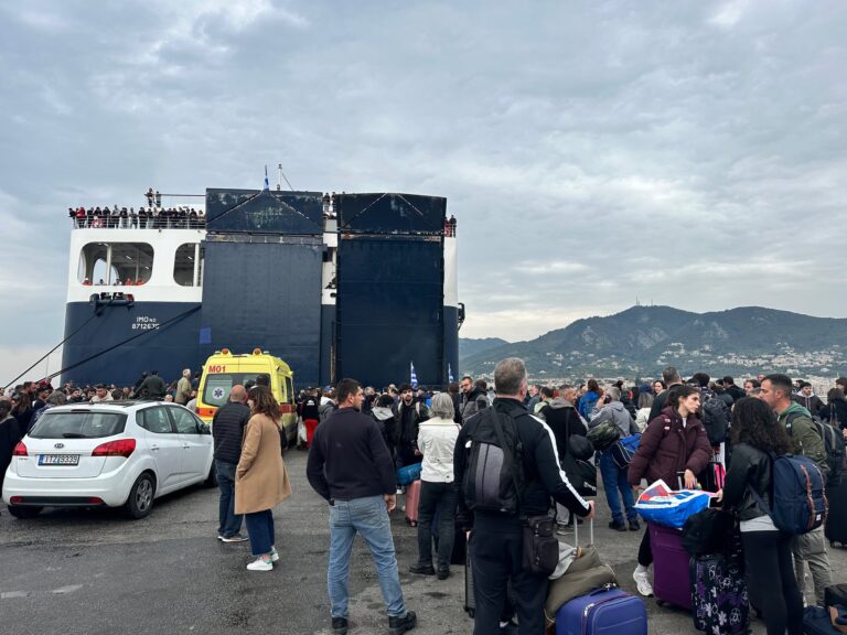 image Μυτιλήνη: Οι κτηνοτρόφοι  δεν επέτρεψαν την επιβίβαση στο “Νήσος Σάμος”