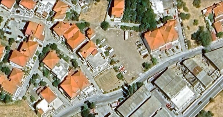 image Εργασίες Καθαρισμού και Διαμόρφωσης σε χώρους στάθμευσης στη Μύρινα.