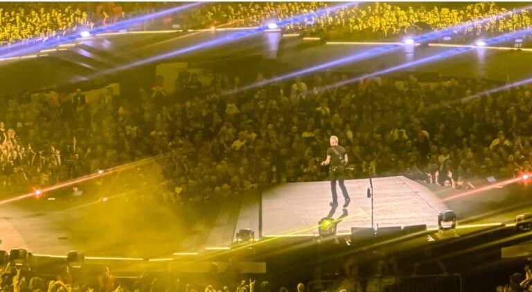 image «Ντελίριο» για τους Metallica στο ΟΑΚΑ: Πάνω από 80.000 κόσμου αποθέωσε τους θρύλους της metal σκηνής – Δείτε  βίντεο
