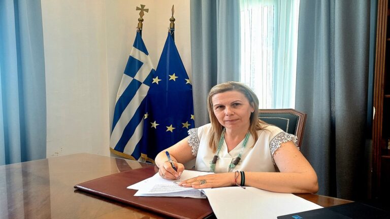 image Υπογραφή σύμβασης για την ενεργειακή αναβάθμιση του Γυμνασίου Μύρινας
