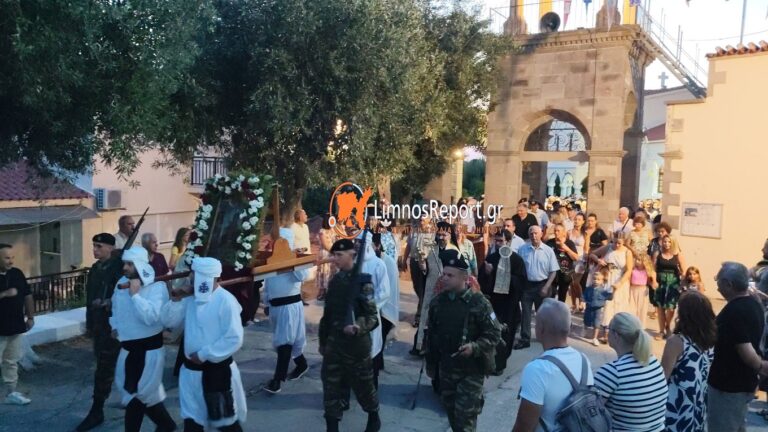 image Το Ανδρώνι πλημμύρισε κόσμο στο πανηγύρι του Αγίου Παντελεήμονα – Μεγάλη επιτυχία για τους Α.Σ. Αργοναύτες(ΒΙΝΤΕΟ)