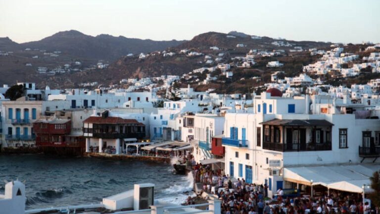 image 70% κάτω ο εμπορικός τζίρος στη Μύκονο! – Κλείνονται στις βίλες και στα ξενοδοχεία λόγω ακρίβειας